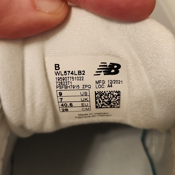 Rose Gold Metallic New Balance 574, size 9 - Picture 5 of 5